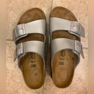 Size 39 Birkenstock Arizona papillo platforms, silver, like new- great condition